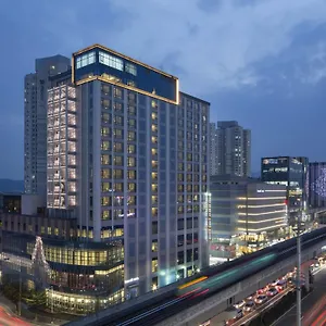 Hotel I Square